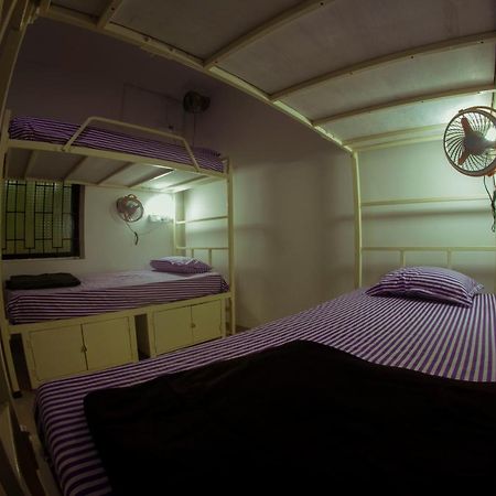 Bonds Hostel Candolim Bagian luar foto